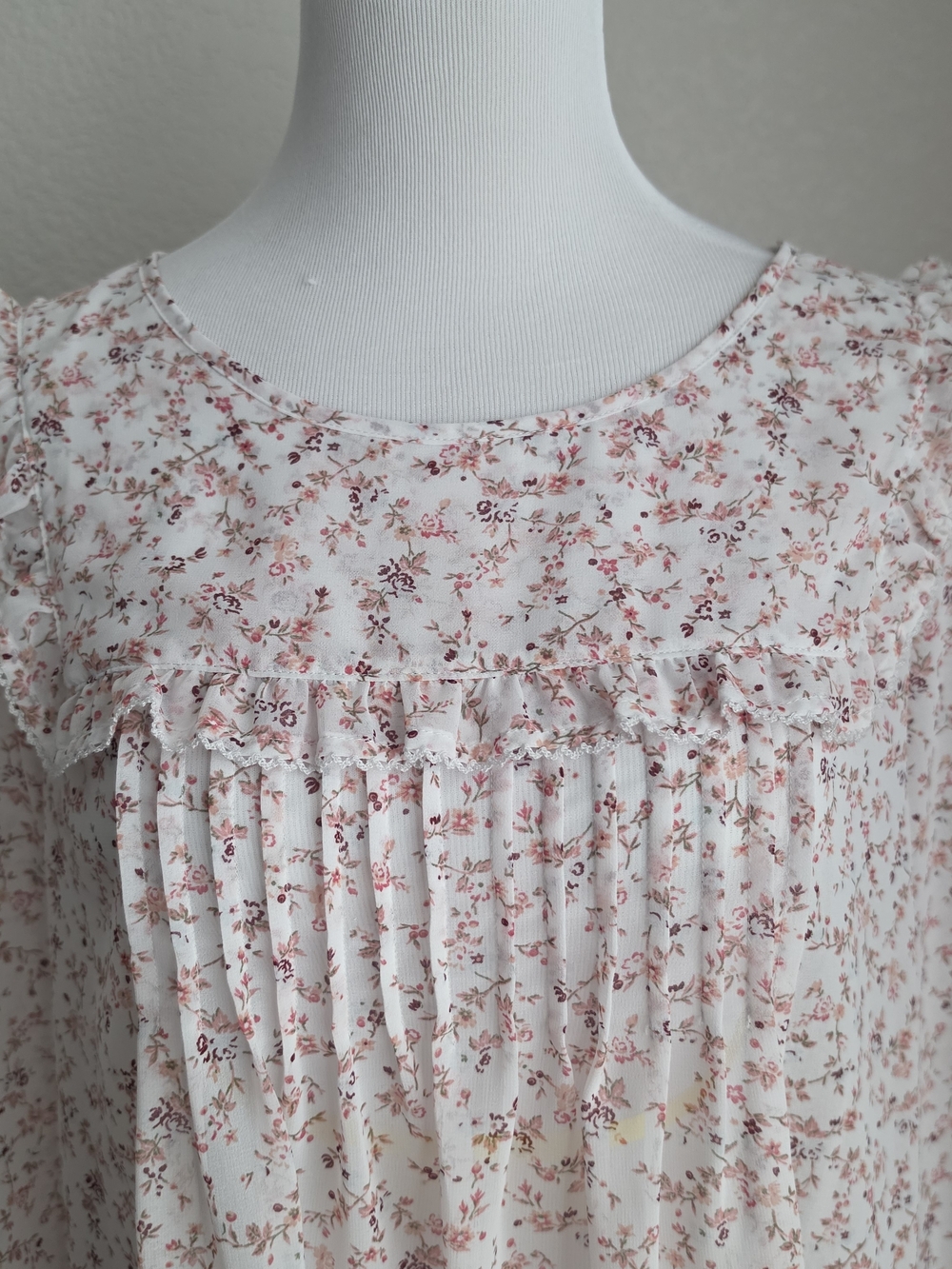 GAP Floral Ruffle Blouse - Picture 9 of 10